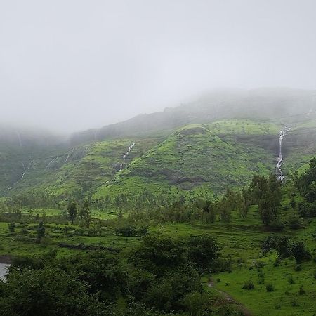 Igatpuri Getaway: Family Bungalow, Dams & Hills Villa Exterior photo