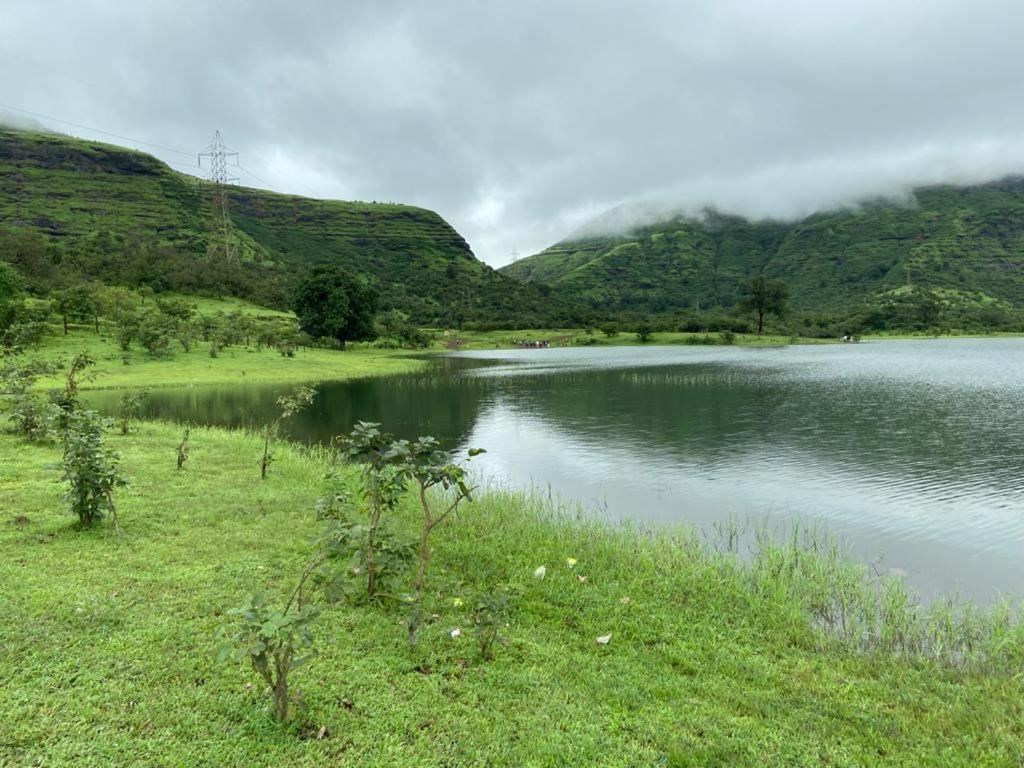 Igatpuri Getaway: Family Bungalow, Dams & Hills Villa Exterior photo