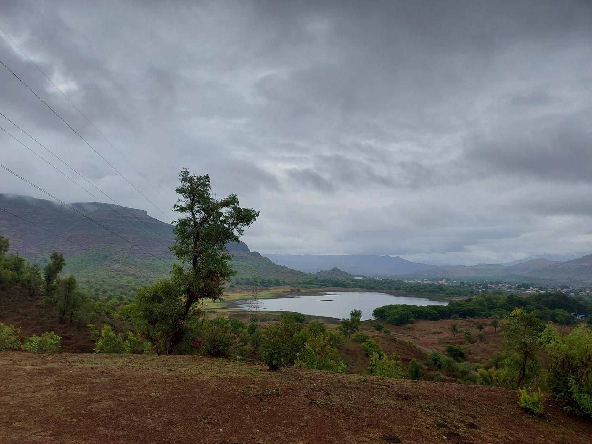 Igatpuri Getaway: Family Bungalow, Dams & Hills Villa Exterior photo